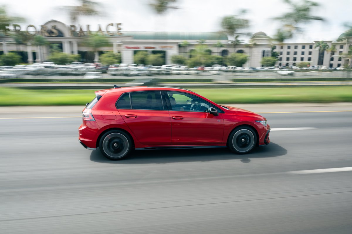 VWGAnews's tweet photo. The #GolfPressLaunch was a success, and the new Volkswagen Golf is here to make its mark. Now, it's your turn to experience the thrill. Book a test drive today: https://t.co/sPewRU1RM1.
#VWGOLF2025 #GolfPressLaunch #TheIconIsBack https://t.co/woa5ZCg3jn