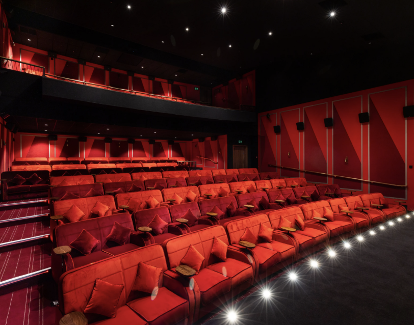 Dexerto's tweet photo. Shouting “Chicken Jockey” and “I am Steve” is officially encouraged — a UK cinema chain announced some Minecraft Movie screenings where fans can go wild https://t.co/R2y2ggDcpU