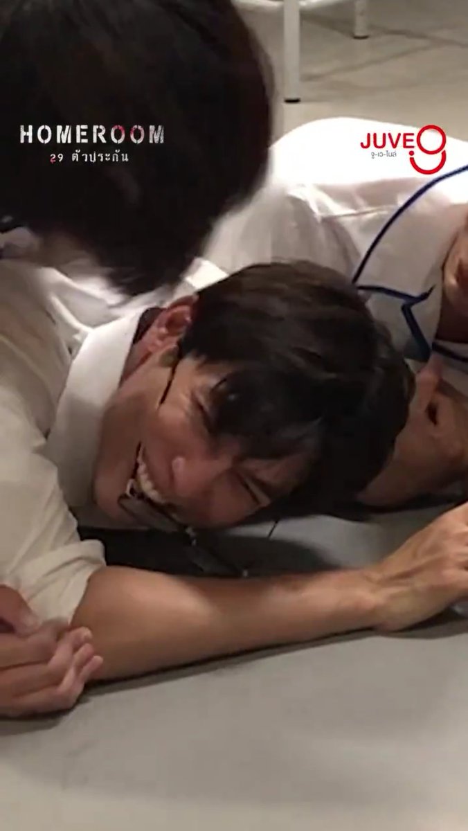 carolecandice's tweet photo. Oups ! 🤓😂😂😂

#HOMEROOM29ตัวประกัน 
#HOMEROOMPart1
@MSuppasit #MewSuppasit https://t.co/Q2Q5ulxFgR