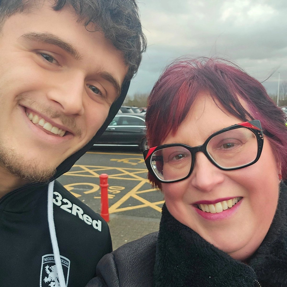 FrancksGal's tweet photo. Thank you so much to @ryangiles7 and @Boro for Ryan's matchworn shirt (from the home game against QPR on 11/03/25) signed by all the squad. This is such an awesome birthday present to be given a matchworn shirt by my favourite player! Beautiful! I love it!!! 😍❤️#Boro #UTB #RG28 https://t.co/CmszEWGteV