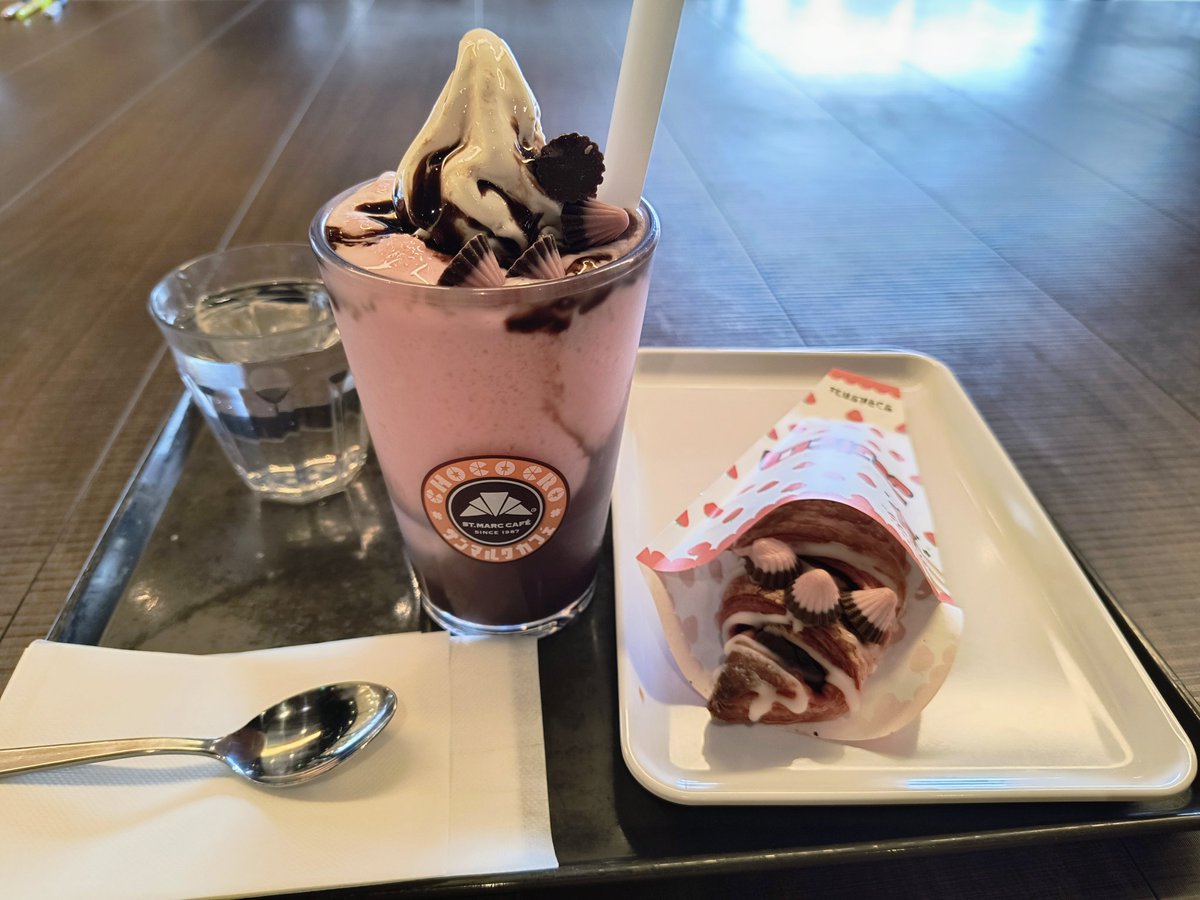 corn3corn3's tweet photo. サンマルクカフェで、
・アポロスムージー
・アポロ チョコクロ
いただきました♪ https://t.co/G44ePLbeLD