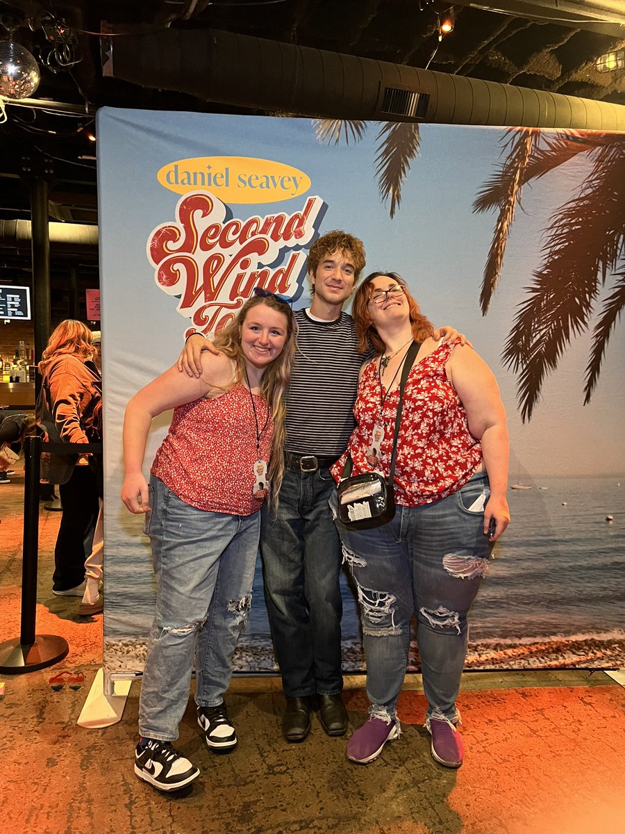 Elise stands with Cynthiana!! 💚 tweet media