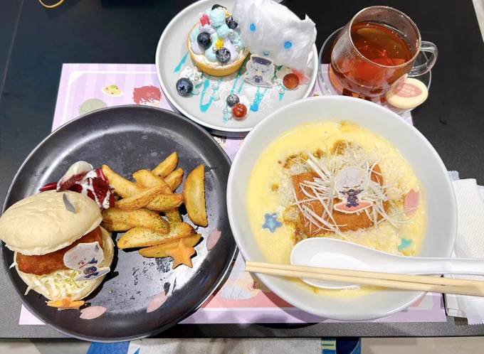 2度目のわんぱくカフェコースターよりご飯目当て……かわいいし美味しいからと思ったらシールもコースターも日光さん引けたから軽い気持ちの方がいいのやもしれん 