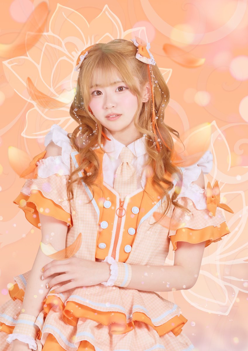 LOTUSMARRY's tweet photo. 岩本 詩音(いわもと しおん)
担当カラー：オレンジ
@shion__LM

蒼井 風音(あおい かざね)
担当カラー：青色
@kazane_LM

夢咲 舞桜(ゆめさき まお)
担当カラー：桜色
@mao__LM https://t.co/CFUHO6pZYB