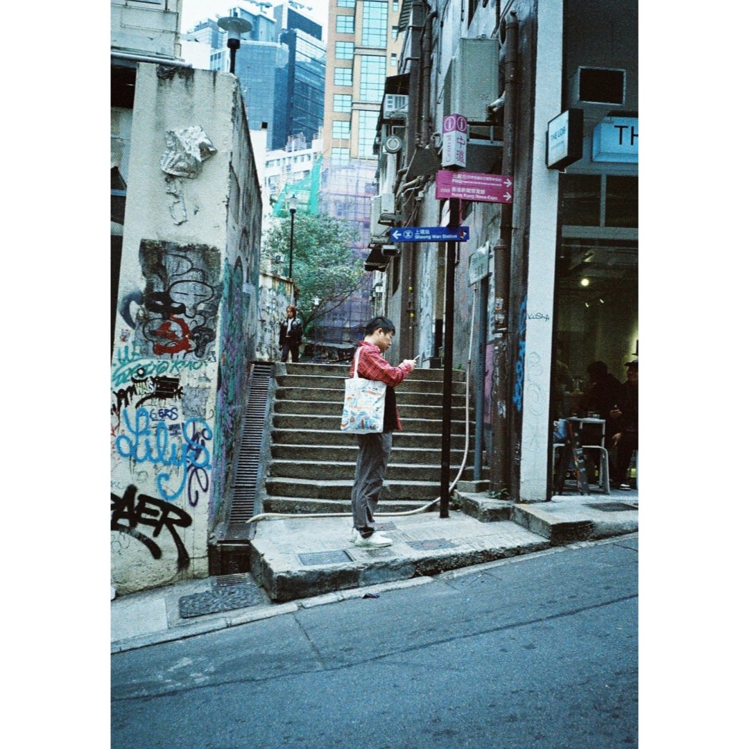 fujimotommr's tweet photo. Hong Kong cityscape😌
香港の街の風景😊

2025年2月22日撮影
#cityscape #hongkong #香港 #中環街市 #lomography #colornegative #カラーネガ #ロモグラフィー #pentax #ペンタックス #ペンタックスイチナナ #pentax17 https://t.co/ek7JVntdF5