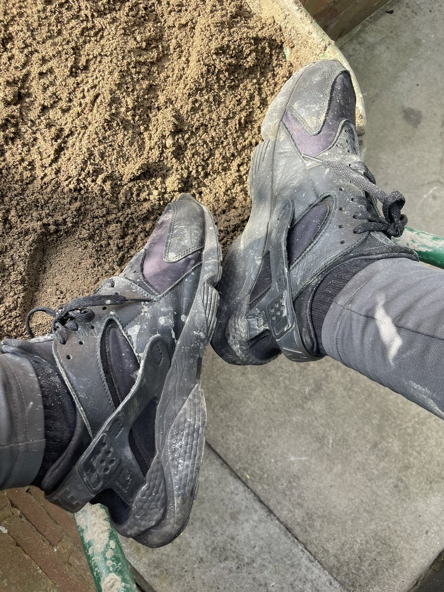 BossDane87's tweet photo. Go on lick the dirt off then I want them spotless https://t.co/jisCtPJ8qi