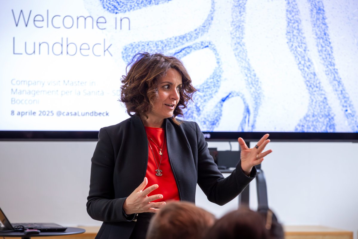 sdabocconi's tweet image. Nel Master in Management per la Sanità (#MiMS) di @‌sdabocconi, la visita a @‌Lundbeck Italia, guidata dalla DG @‌Tiziana Mele, ha lasciato un segno profondo. La classe ha potuto confrontarsi con i C-levels di un leader globale nelle neuroscienze e #brainhealth.