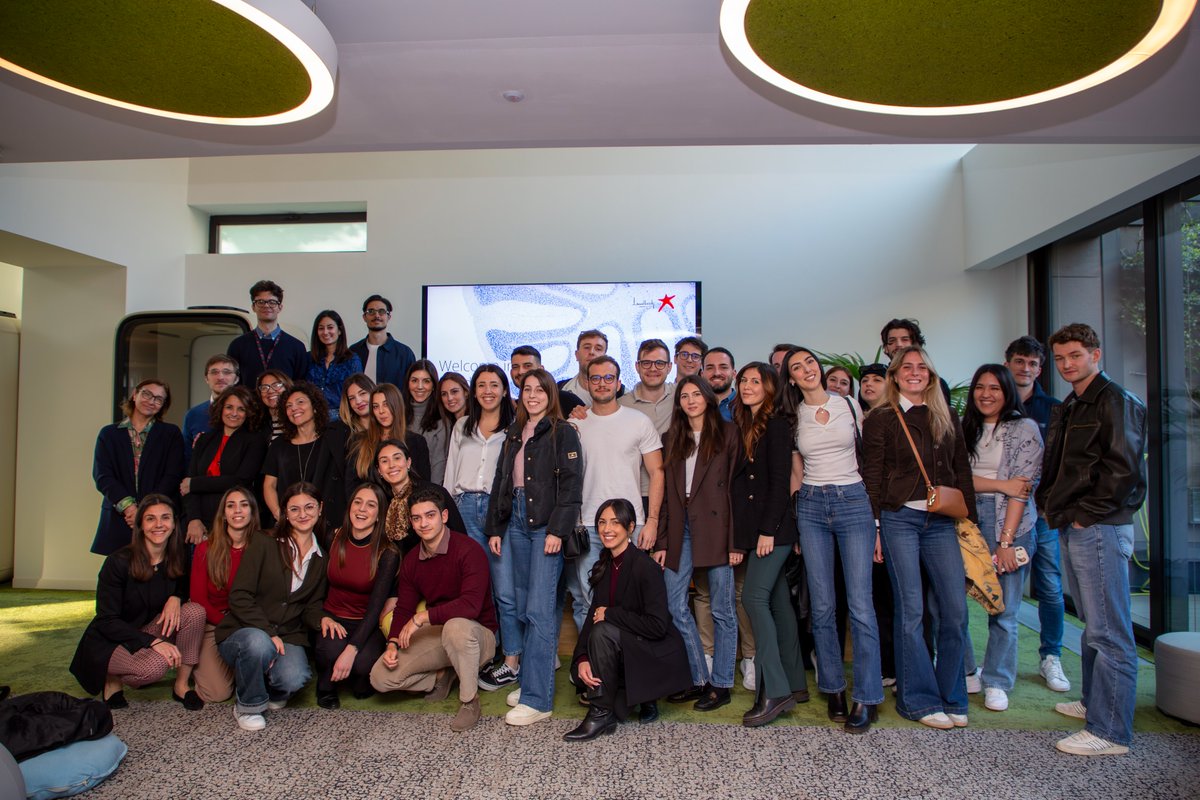 sdabocconi's tweet image. Nel Master in Management per la Sanità (#MiMS) di @‌sdabocconi, la visita a @‌Lundbeck Italia, guidata dalla DG @‌Tiziana Mele, ha lasciato un segno profondo. La classe ha potuto confrontarsi con i C-levels di un leader globale nelle neuroscienze e #brainhealth.