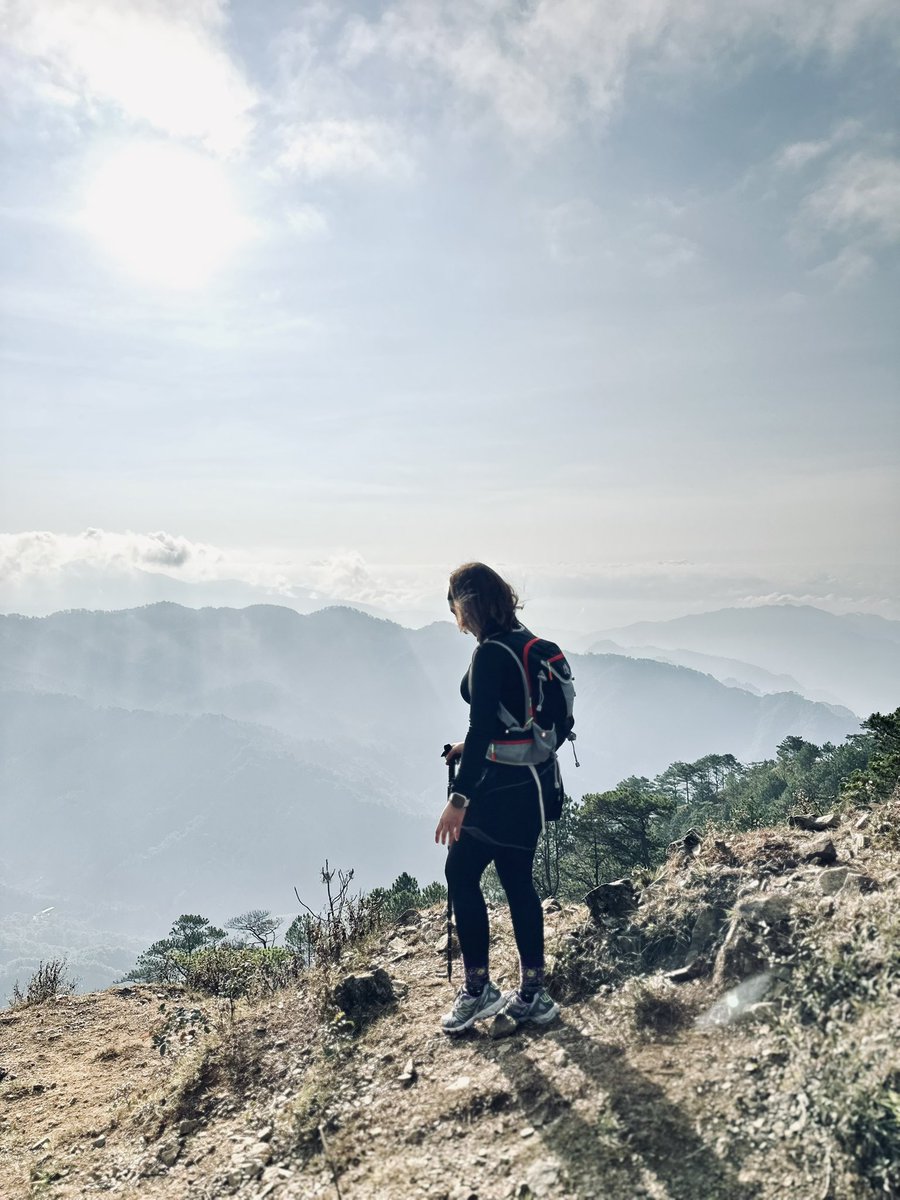 RoothieAngeles's tweet photo. I’m at peace with where I am. 🍃⛰️ https://t.co/KYFlMNqprN