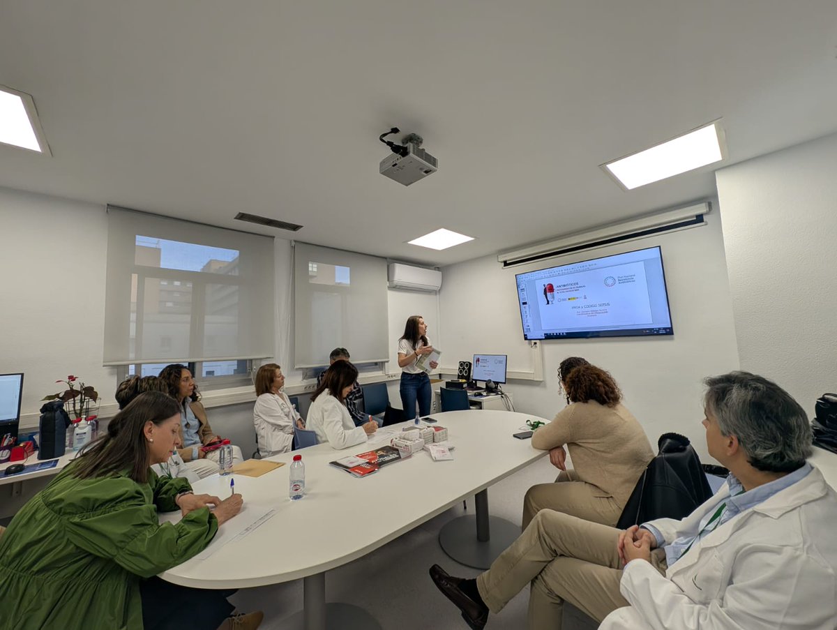 PROAHUVN's tweet photo. Gracias por recibirnos esta mañana al servicio de neumología del @hospital_hvn en sesión PROA dirigida por los expertos que forman el grupo. @PRANgob

@SEIMC_ https://t.co/88sYHd8m8z