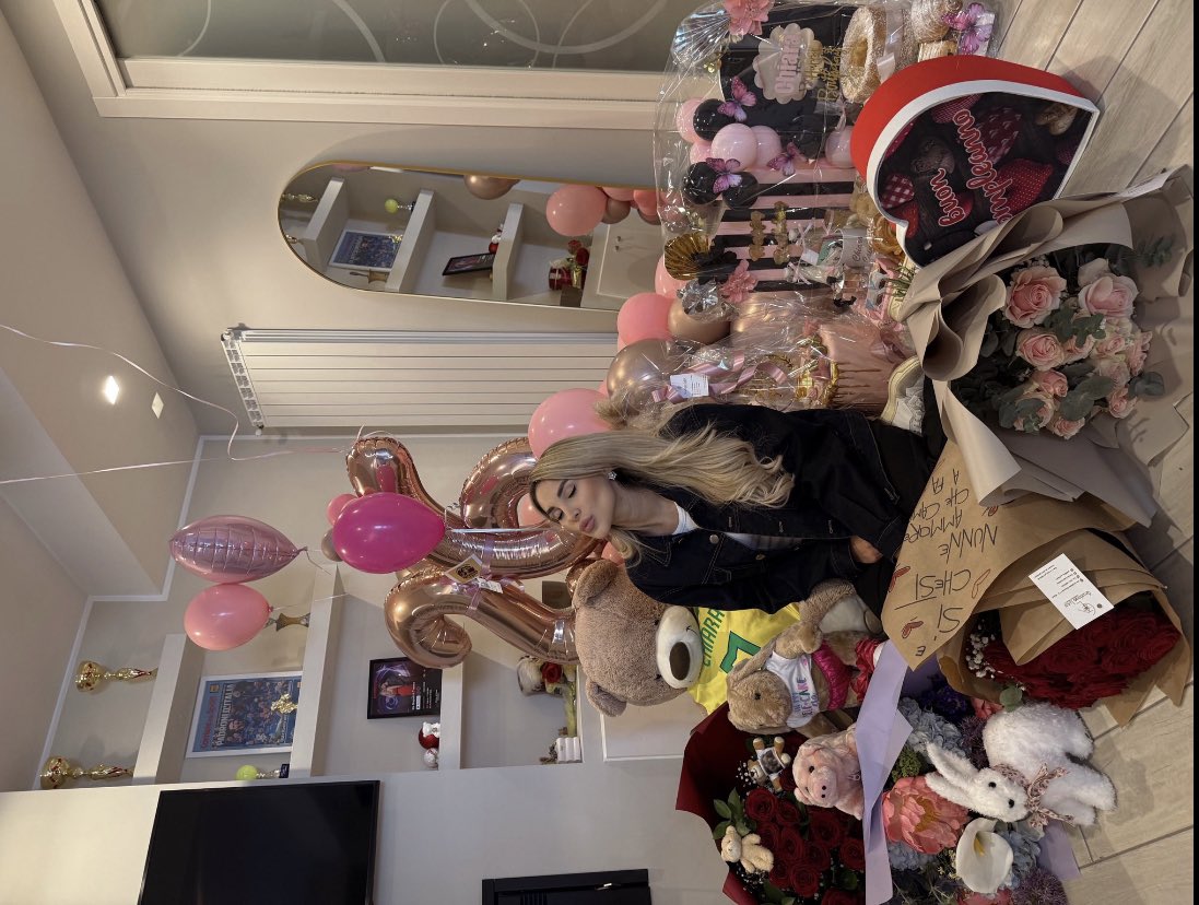 tothelesbians's tweet image. better this way #horizontales