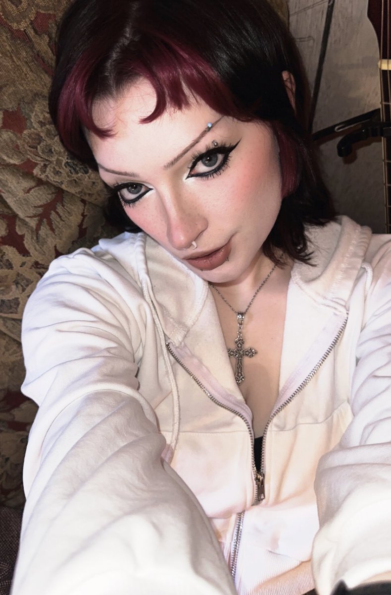 sorry 4 not posting i’m shy 👼🏻