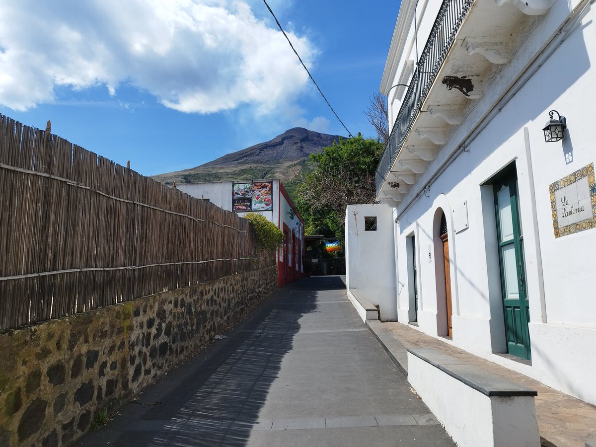 PhotoStromboli's tweet photo. Glimpses of the village of #Stromboli, #Aeolian Islands. https://t.co/UnbMpim7MW