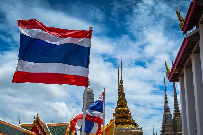 criptoclases's tweet photo. ⚖️¡TAILANDIA ENDURECE REGLAS!⛓️ 

Nuevas leyes apuntan contra P2P cripto y cuentas falsas. Hasta 3 años de cárcel y multas de $8.700 por violaciones. 

#Tailandia #RegulaciónCripto #P2P #LeyDigital https://t.co/X6vFJ83I2Q