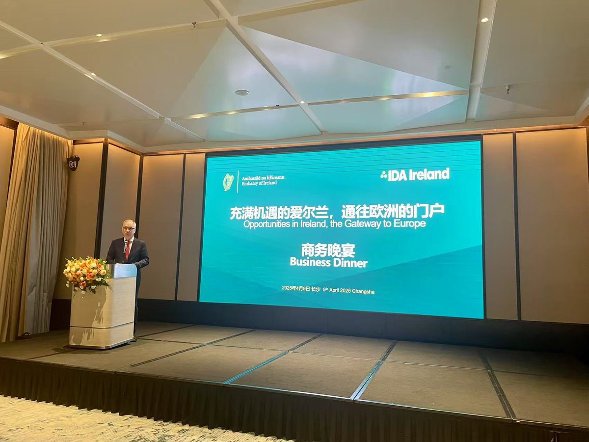 IrlEmbChina's tweet photo. Ambassador O’Brien hosting a trade promotion event with IDA Ireland and potential partner companies in Changhsa, capital of Hunan Province. #TeamIreland continues to promote Ireland &amp; create potential for trade and investment #working4irl @dfatirl @IDAIRELAND https://t.co/VOZuBjjKyM