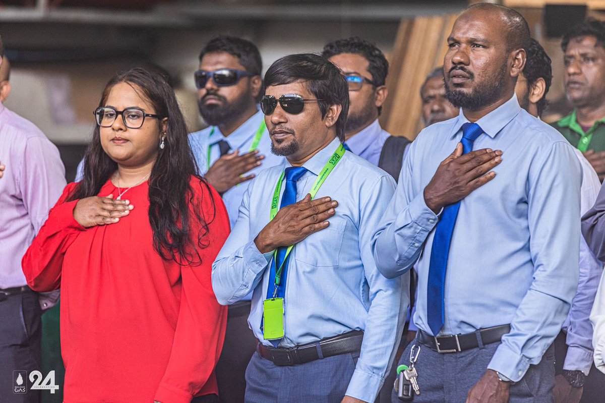 dunga2024's tweet photo. ގައުމީ ސަލާމް ކިޔާފަ އެކާލީ 3.7 މިލިއަންރުފިޔާ. https://t.co/2ZH62CzZzd