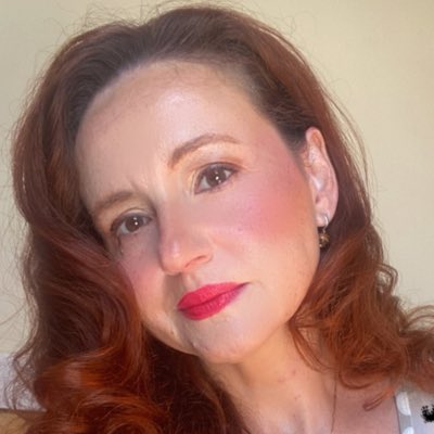 LauraHofmann's tweet photo. #NovaFotoDePerfil https://t.co/KHwhHOsPXw