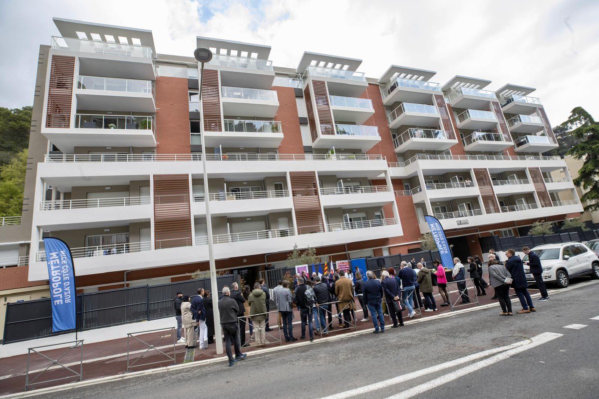 anthony_borre's tweet image. Aux côtés de @cestrosi, nous inaugurons la résidence « Villa Mantéga » de @grand_delta : 79 logements dont 24 sociaux et 55 intermédiaires, avec des logements réservés aux soignants du @CHUdeNice. Un engagement fort pour ceux qui font vivre le service public. #Nice06