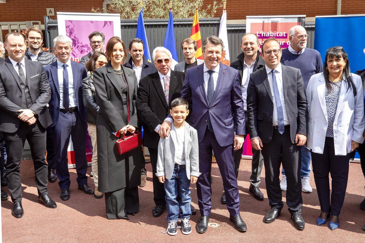 anthony_borre's tweet image. Aux côtés de @cestrosi, nous inaugurons la résidence « Villa Mantéga » de @grand_delta : 79 logements dont 24 sociaux et 55 intermédiaires, avec des logements réservés aux soignants du @CHUdeNice. Un engagement fort pour ceux qui font vivre le service public. #Nice06