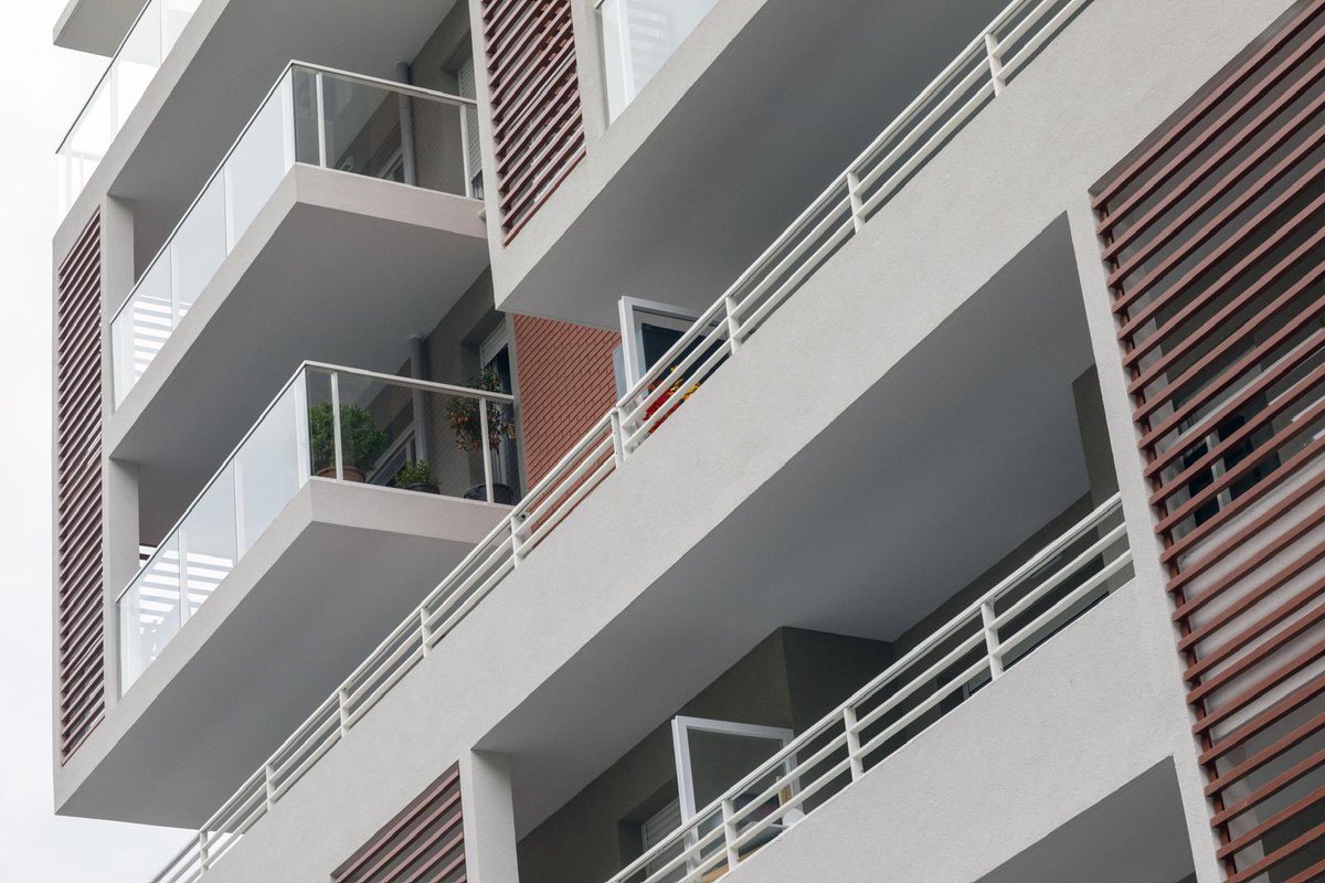 anthony_borre's tweet image. Aux côtés de @cestrosi, nous inaugurons la résidence « Villa Mantéga » de @grand_delta : 79 logements dont 24 sociaux et 55 intermédiaires, avec des logements réservés aux soignants du @CHUdeNice. Un engagement fort pour ceux qui font vivre le service public. #Nice06