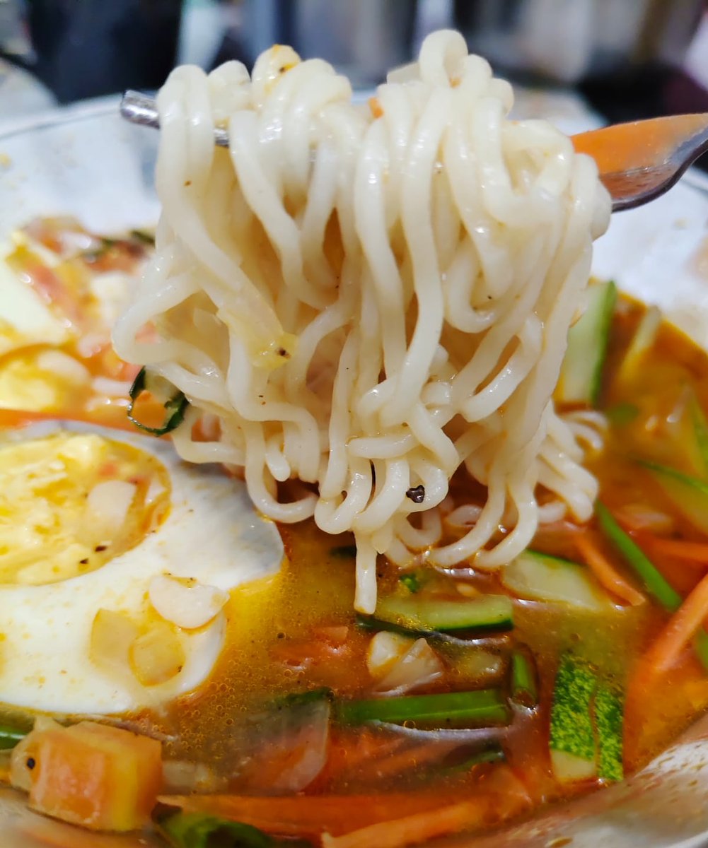 poetic_mystrie's tweet image. Feeling grate-full for this steaming bowl of ramen. #cookingTime 🍜