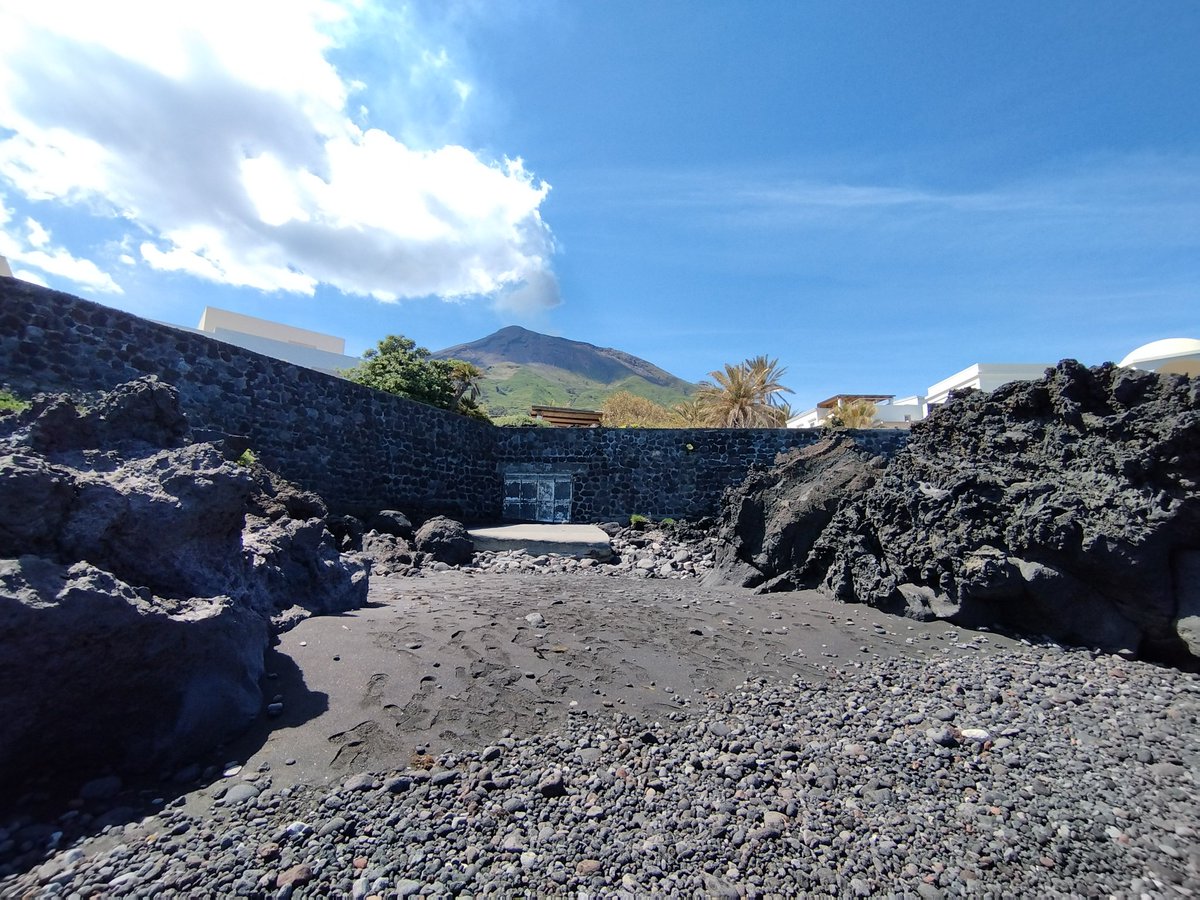 PhotoStromboli's tweet photo. Characteristic places of the Island of #Stromboli, #Aeolian Islands. https://t.co/YNMUa31xML