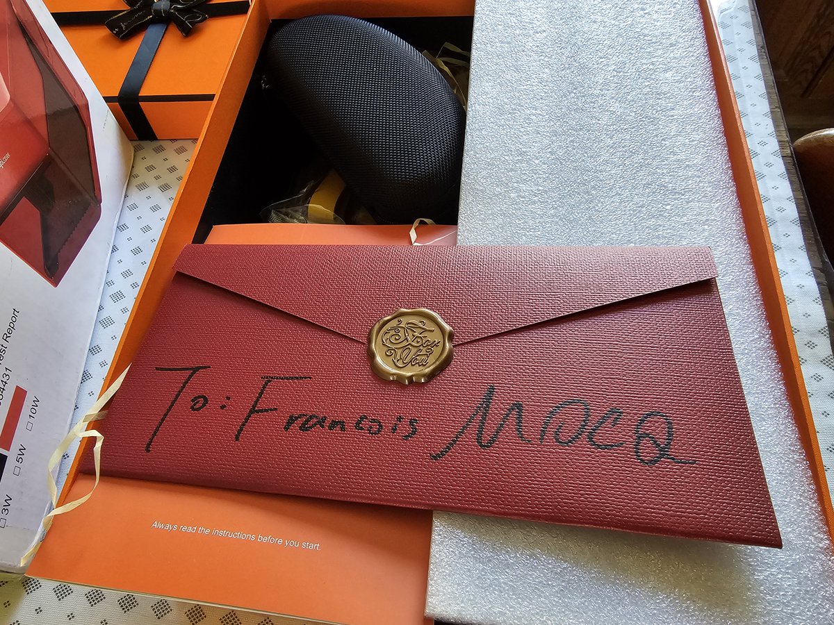 framboise314's tweet photo. Reçu de @Algo_Laser #AlgoLaser ce petit #Laser #PIXI avec la dernière version d' #AlgoOS que je vais tester ce week-end. Je vous en dis plus tout bientôt. J'ai reçu également le rotary et un tas de gadgets à graver ! 😍 https://t.co/e8mqA2pyLI