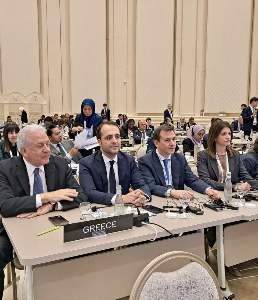 Avramopoulos tweet picture