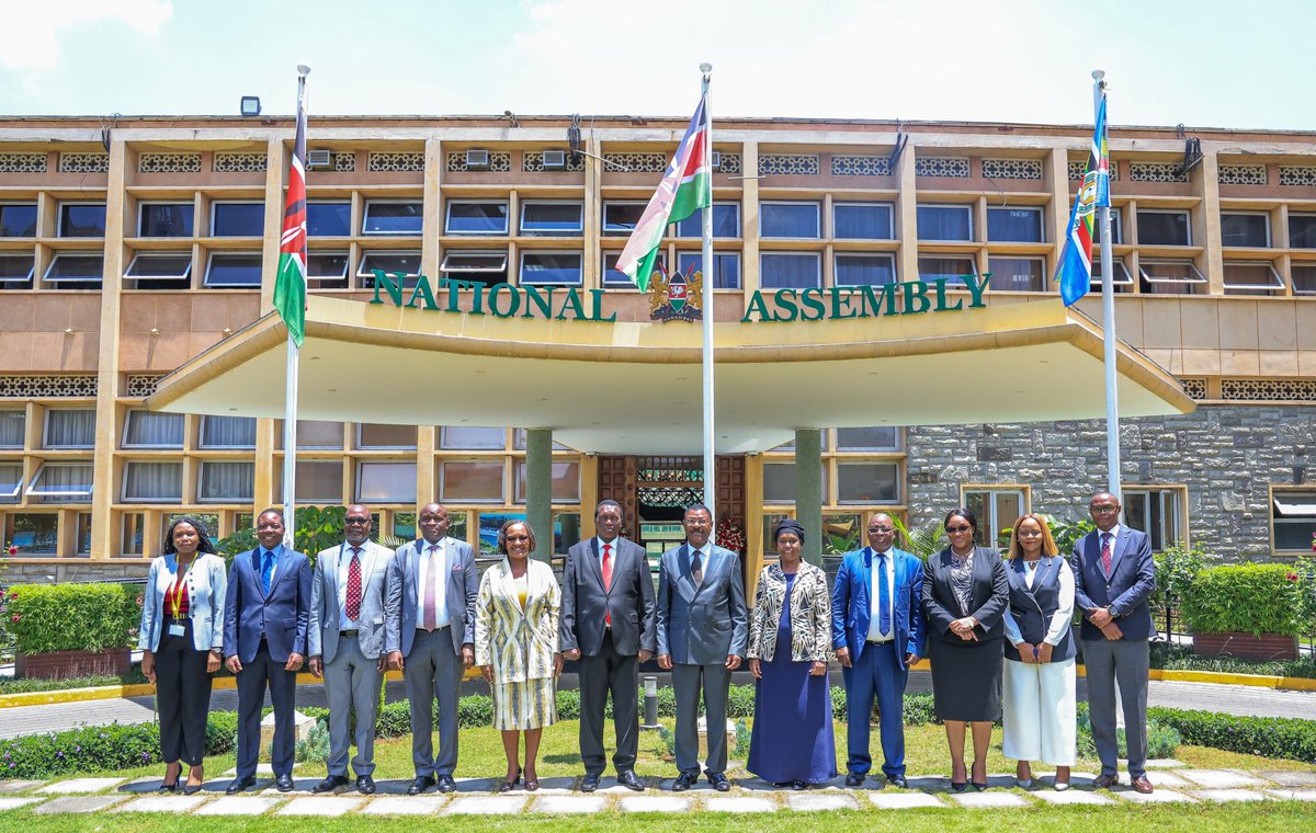 HakiKNCHR's tweet photo. @hakiKNCHR Vice chairperson Dr. Raymond Nyeris today led a delegation of KNCHR team for a courtesy call to The Speaker of The National Assembly @HonWetangula . The two institutions discussed ways to continuously work towards strengthening human rights related legislative efforts to ensure the country remains at par with the National, Regional and International Human rights Standards. The Commission acknowledged that it is the laws passed at the assembly that give impetus to the work of the Commission and thus also called on the Speaker to support the Commission in ensuring it is well resourced to discharge its Constitutional mandate.