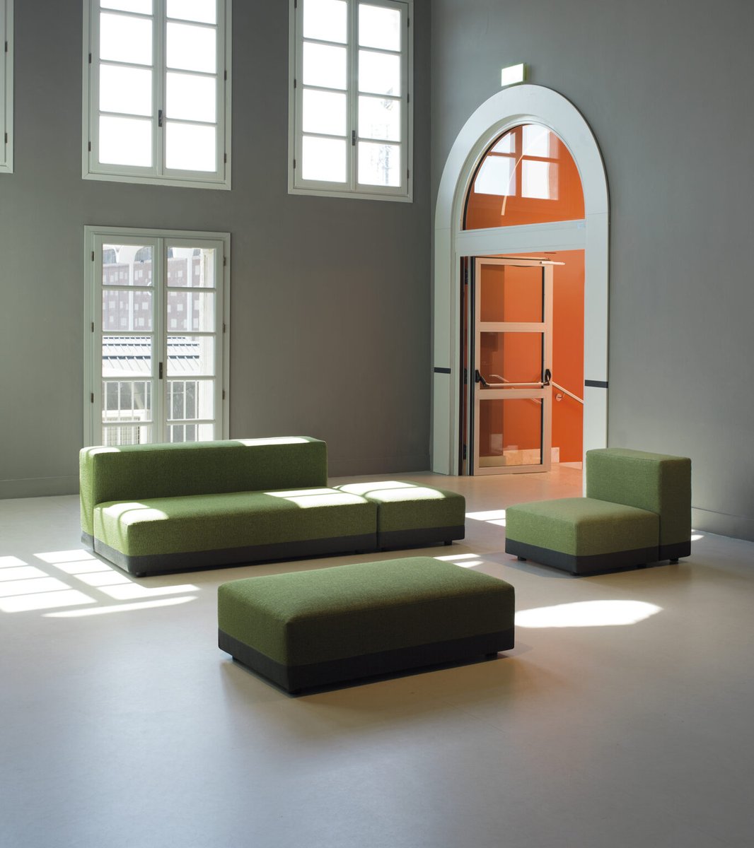 snowsoundusa's tweet photo. Celebrating the versatility of Volumi 💫
Bring color + comfort to any space with the Volumi Acoustic Sofa – whether commercial, hospitality, education, healthcare, or anywhere lounging takes place.
#snowsound #acousticdesign #softseating #designwithcolor #interiordesign https://t.co/Qf0YkNdMS8