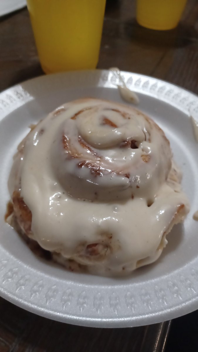 #EscuchandoLHT ... presente Profe <a href="/fervarelahn/">Fer Varela</a> <a href="/luislarahn/">Luis Lara</a> <a href="/ca_acosta/">Carlos Andrés Acosta</a> ... aquí el frío no se quiere ir ... tamos a 2 Celcius  🌡 🔥