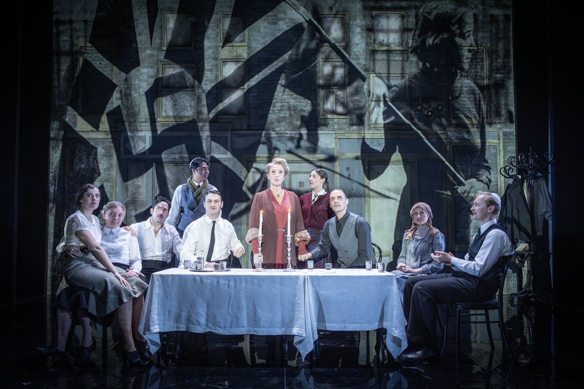 The Merchant Of Venice (1936) at the Richmond Theatre

Read the review here:
uktheatre.mn.co/posts/the-merc…

Buy tickets here: uktheatre.link/merchant

<a href="/RichmondTheatre/">Richmond Theatre</a>