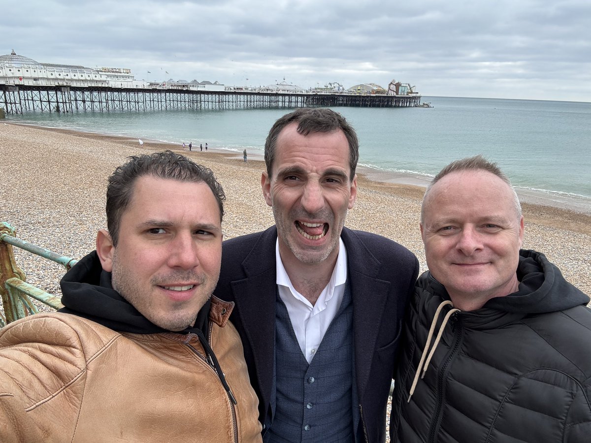 Arrivé pour le <a href="/brightonseo/">brightonSEO</a> #brightonseo avec <a href="/Grevok/">Adrian</a>  <a href="/DigitalThomasDP/">Thomas DP</a>. On a hâte de voir à quoi ressemble un événement SEO de 6000 personnes.
