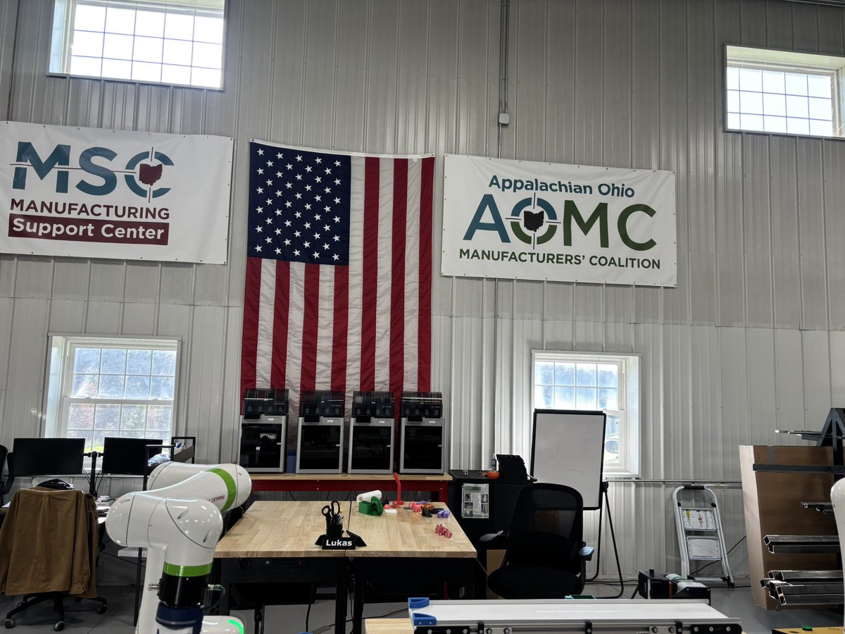 CMill_STEMguy's tweet photo. @school_caldwell spending the day at #AOMC getting a your then completing a PBL with @FANUCAmerica robot this afternoon. @linn_yost @AppSTEMCollab @Caldwell_supt @OSLN https://t.co/1uioxapvEM