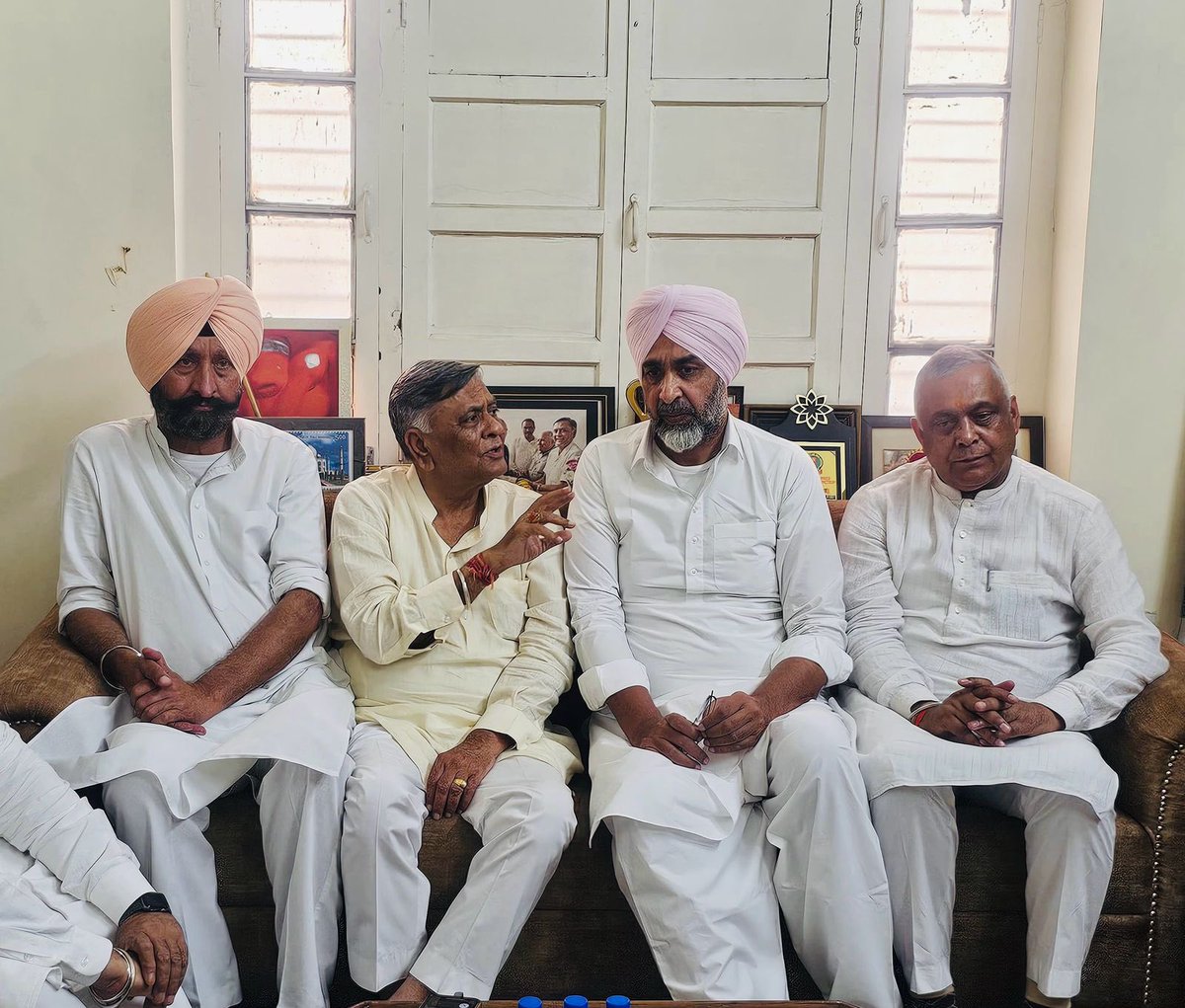 Manpreet Singh Badal (@msbadal) on Twitter photo Met senior BJP leader, Shri Manoranjan Kalia, at his residence in Jalandhar today.
<a href="/BJP4Punjab/">BJP PUNJAB</a> Met senior BJP leader, Shri Manoranjan Kalia, at his residence in Jalandhar today.
<a href="/BJP4Punjab/">BJP PUNJAB</a>