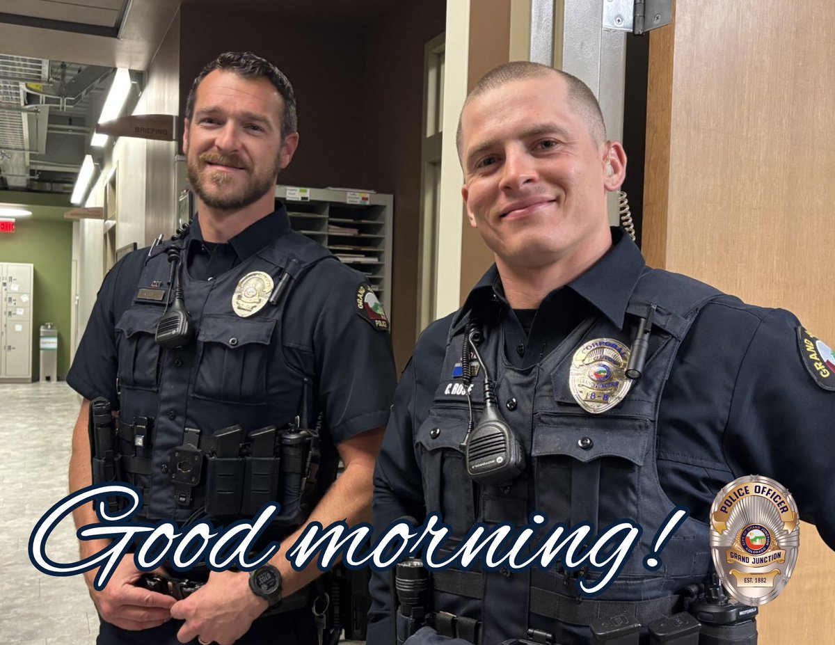 GrandJunctionPD's tweet image. Good morning, Grand Junction! ☀

Our graves team is wrapping up after a night of keeping watch. As the sun rises, our day teams are gearing up and heading out to keep our community safe. Here’s to a great day ahead, GJ! 💙 #shiftchange #goodmorning #GJPD #servingGJ #smile