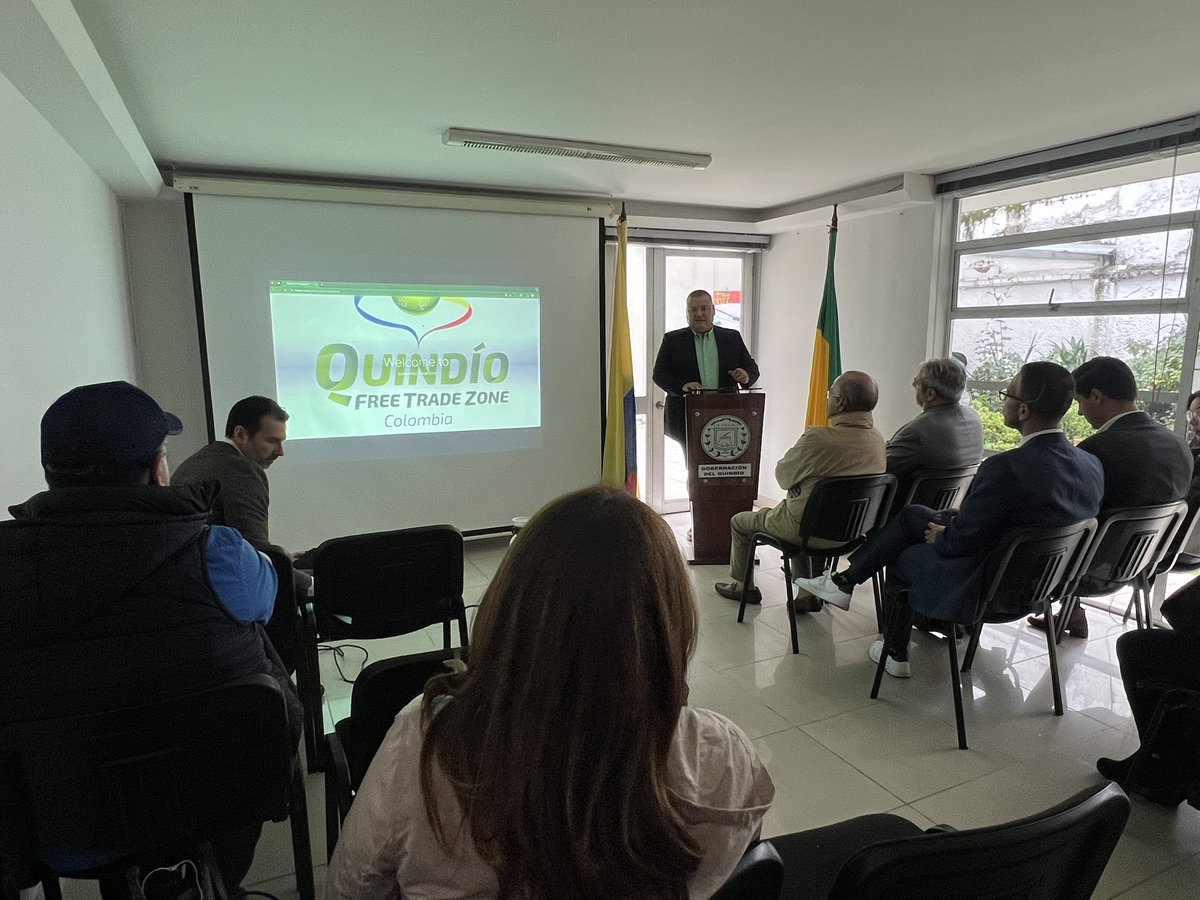 casaquindio's tweet photo. #AbriendoPuertasInternacionales 🌎🤝
El empresario brasileño René Vilela lideró en Bogotá rueda de negocios con empresarios quindianos, impulsando internacionalización gracias a Quindío Zona Franca e Invest in Armenia.

🔗 https://t.co/j9MFgVBPbR

#PoryParalosEmpresarios 🟢🟡🟣 https://t.co/4g1h8R5bGN