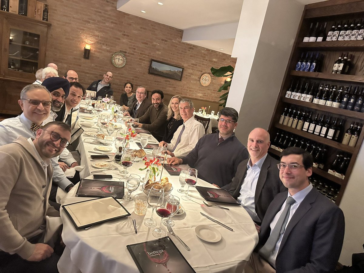 UrologyMSK's tweet photo. Amazing Whitmore Visiting Professor visit from ⭐️ alum @uroegg! Spent time with our fellows and faculty and gave an outstanding lecture to surgical grand rounds on mythology and dogma in surgery! https://t.co/CeF2Gkt2vy