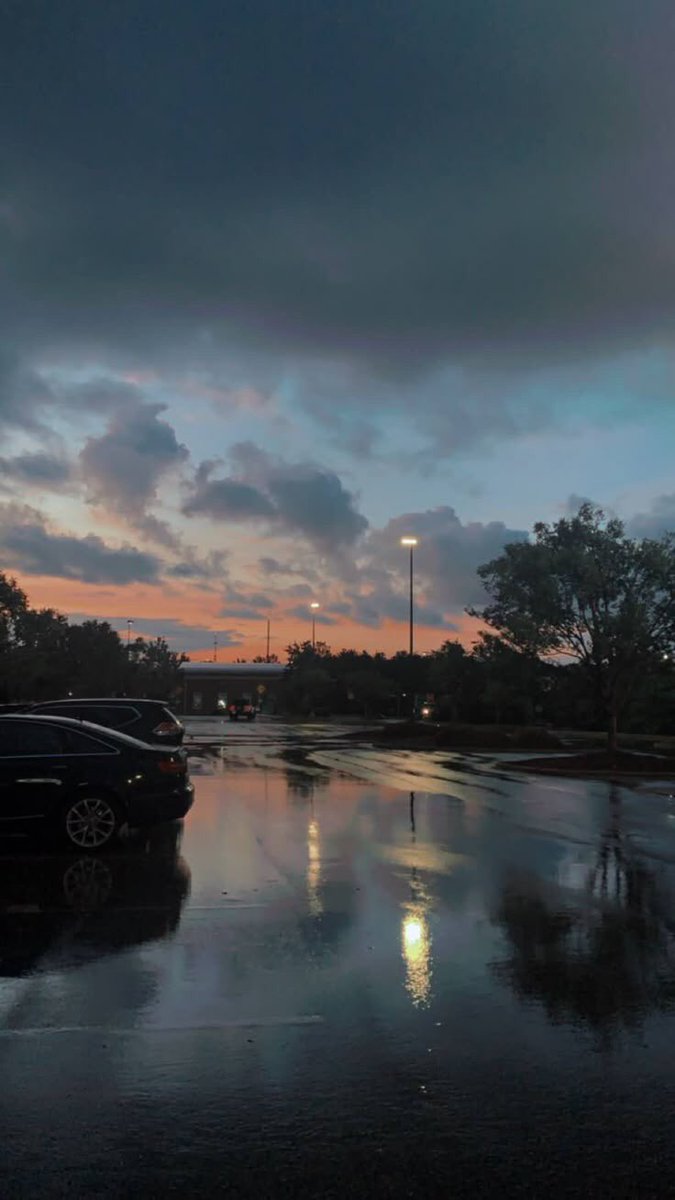 gIoomyweather's tweet photo. rainy day. https://t.co/Ew186AKoVe