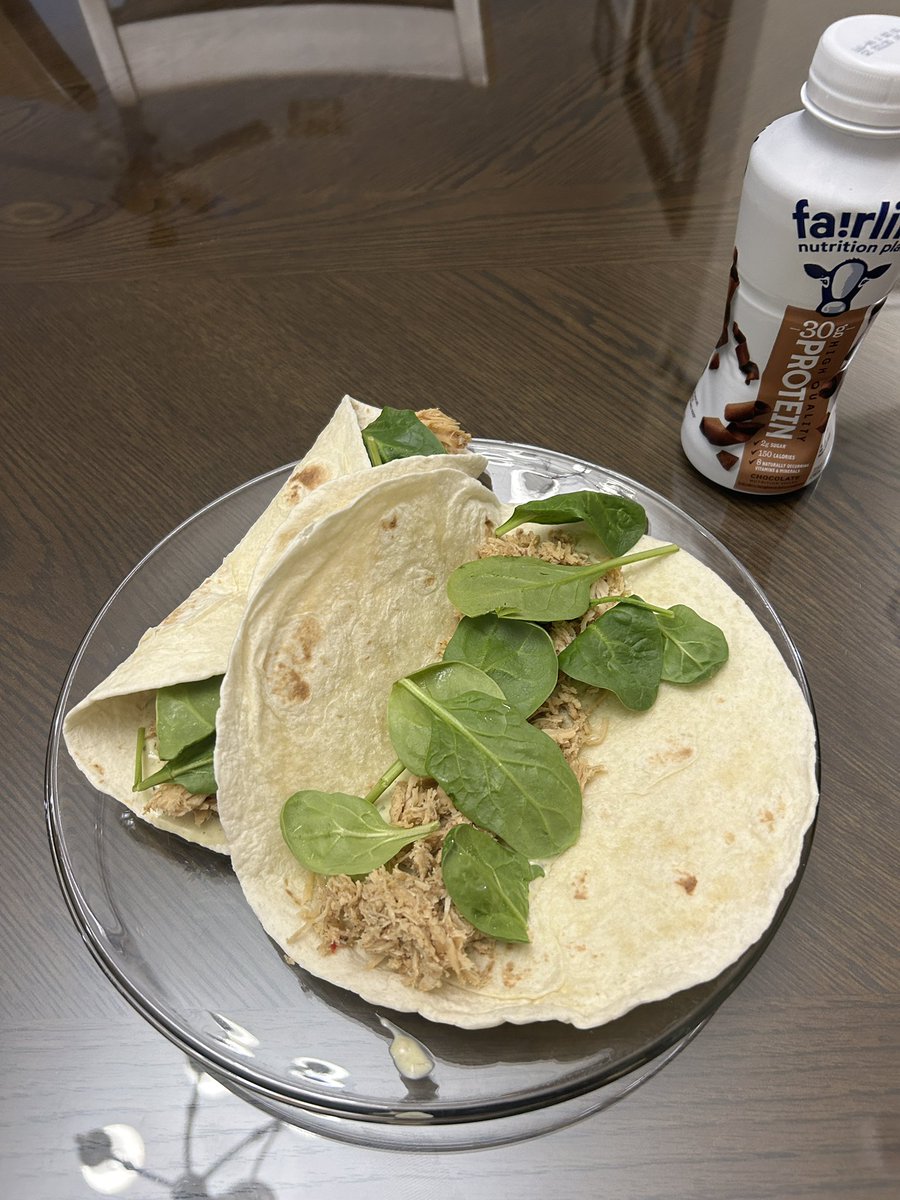 Chicken spinach wrap and protien drink after morning weights🤙🏼