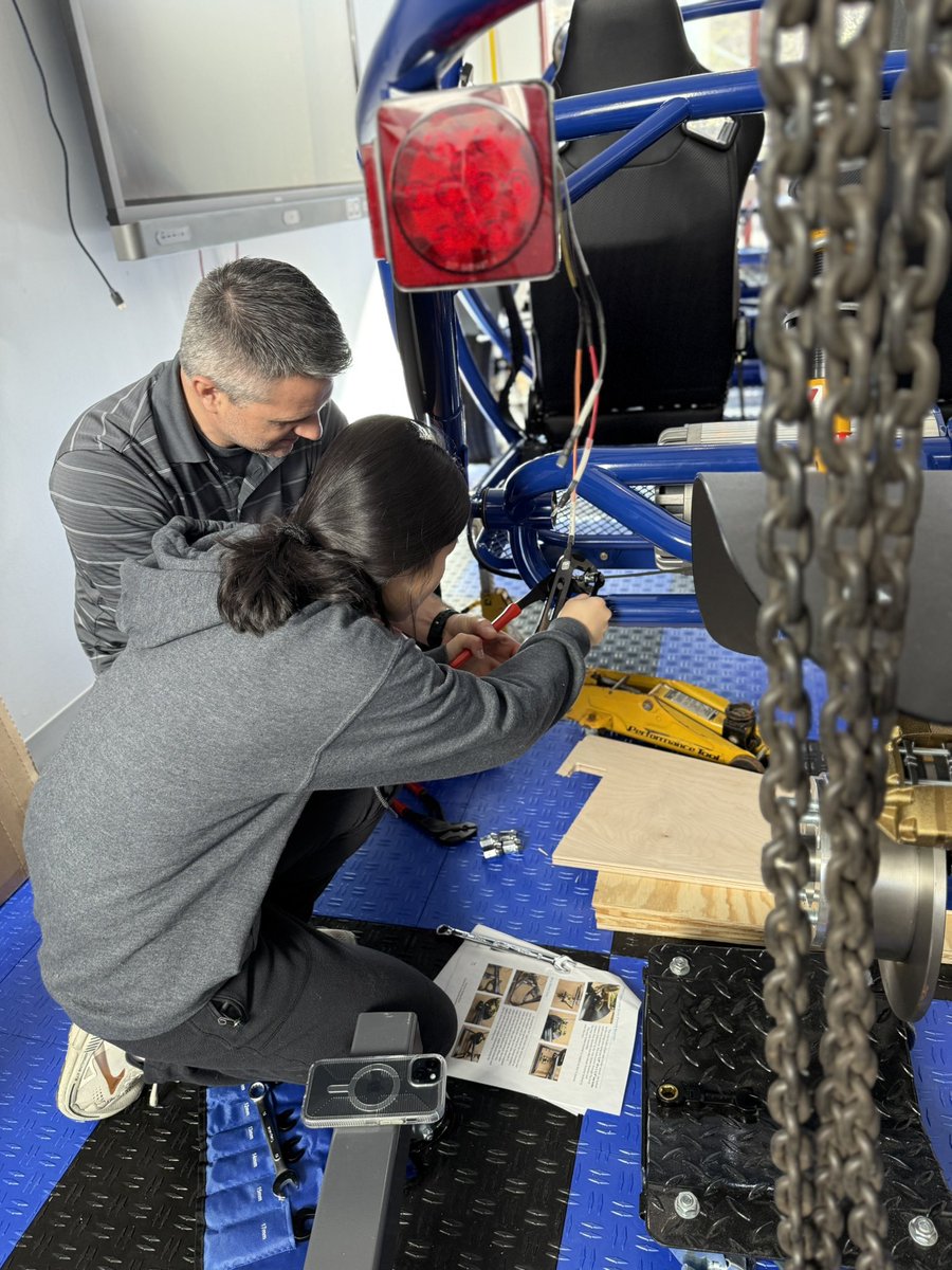 Building our innovative electric vehicle ⚡ while using old school tools 🔧. What’s that thing called again—a wrench? #EV #InnovationMeetsTradition #STEAM #WeAreChappaqua