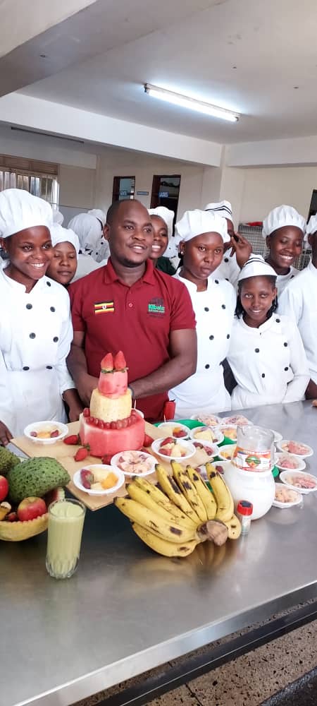 slowfooduganda's tweet photo. Chef Fredrick @SlowFoodUganda Cooks Alliance from Royal Restaurant joined with Catering Students Buganda Royal Istitute, Mengo, in an exciting culinary demonstration showcasing local fruits. #fruitandjuiceparty2025 https://t.co/502JZ1GZ7d