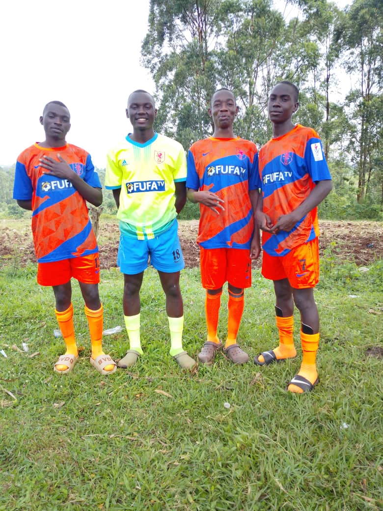 #USSSARegionals
#Kamwenge
Group stage results 
Kasese SS 0 - 3 Nyakasura School 
Nyakasura School 2 - 0 Burambagira SS
Nyakasura School 1 - 0 Albert Valley SS
We lead the group table as we advance to the round of 16.
Kudos Commanders
