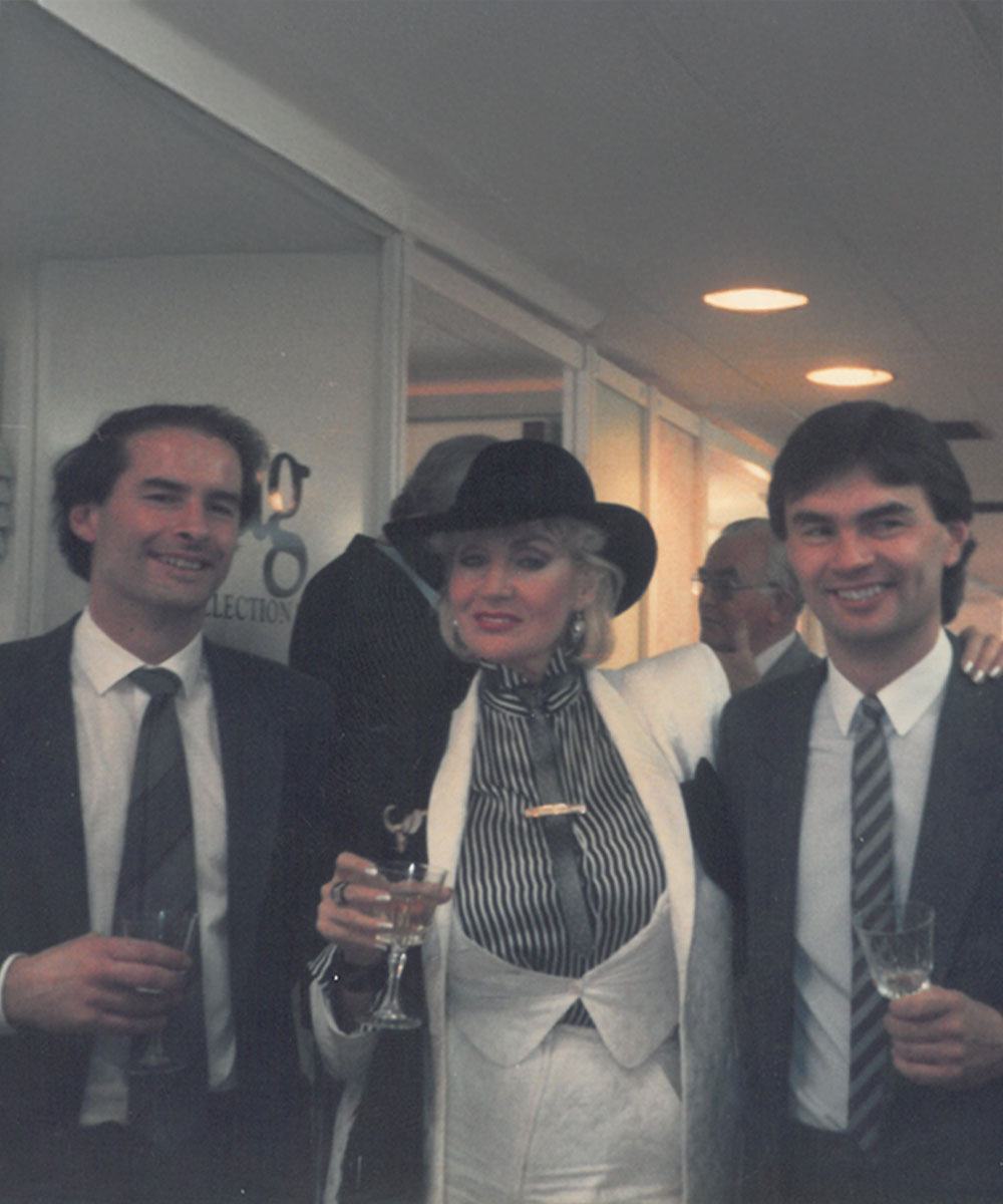 cousinsonline's tweet photo. ✨ Happy National Siblings Day! ✨

Did you know we’re family-founded? Back in 1985, our Chairman Robert Shotton teamed up with his younger brother Edward to start something special, and it’s been a family-driven journey ever since.
#NationalSiblingsDay #FamilyBusiness #Since1985 https://t.co/nyVd0qlOuI