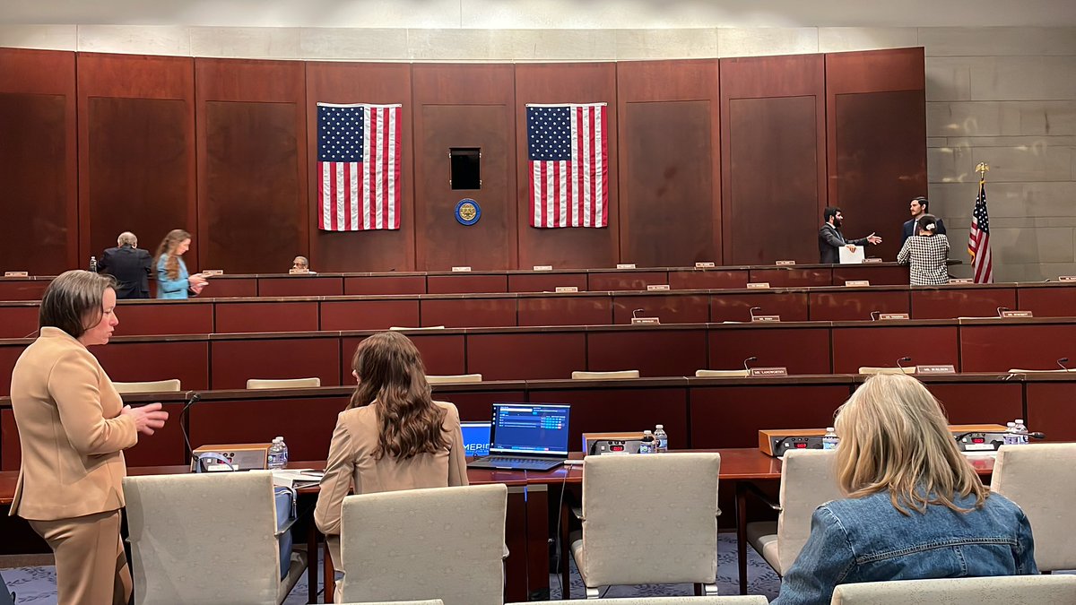 donmurphy12a's tweet photo. @AmericanCCo is in the House. Plenty of good seats still available. Click on the link below if you can’t attend.

https://t.co/QNBTp0q9la https://t.co/6Zq5KXq0gf