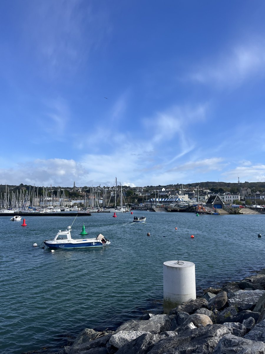 How’s this for a change of scenery? In just 30 minutes from Dublin city, you can find yourself on Howth’s Cliff Path Loop, a 6 km hike with stunning views of the Irish Sea, a lighthouse, and rugged cliffs. 🌊
 
 📍Howth, County Dublin
 📸 instagram.com/ambrerosolero