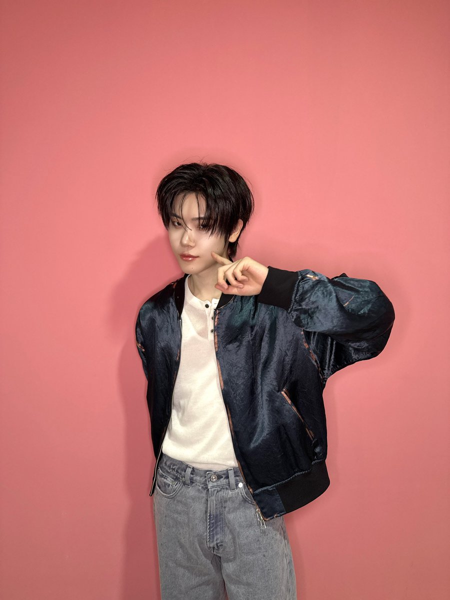 CYE_MEMBERS7's tweet photo. 클로저 첫 쇼챔 응원해줘서 고마워💜

#장여준 #JANGYEOJUN
#CLOSEYOUREYES #클로즈유어아이즈
#클유아 #CYE https://t.co/xplnFncrQk
