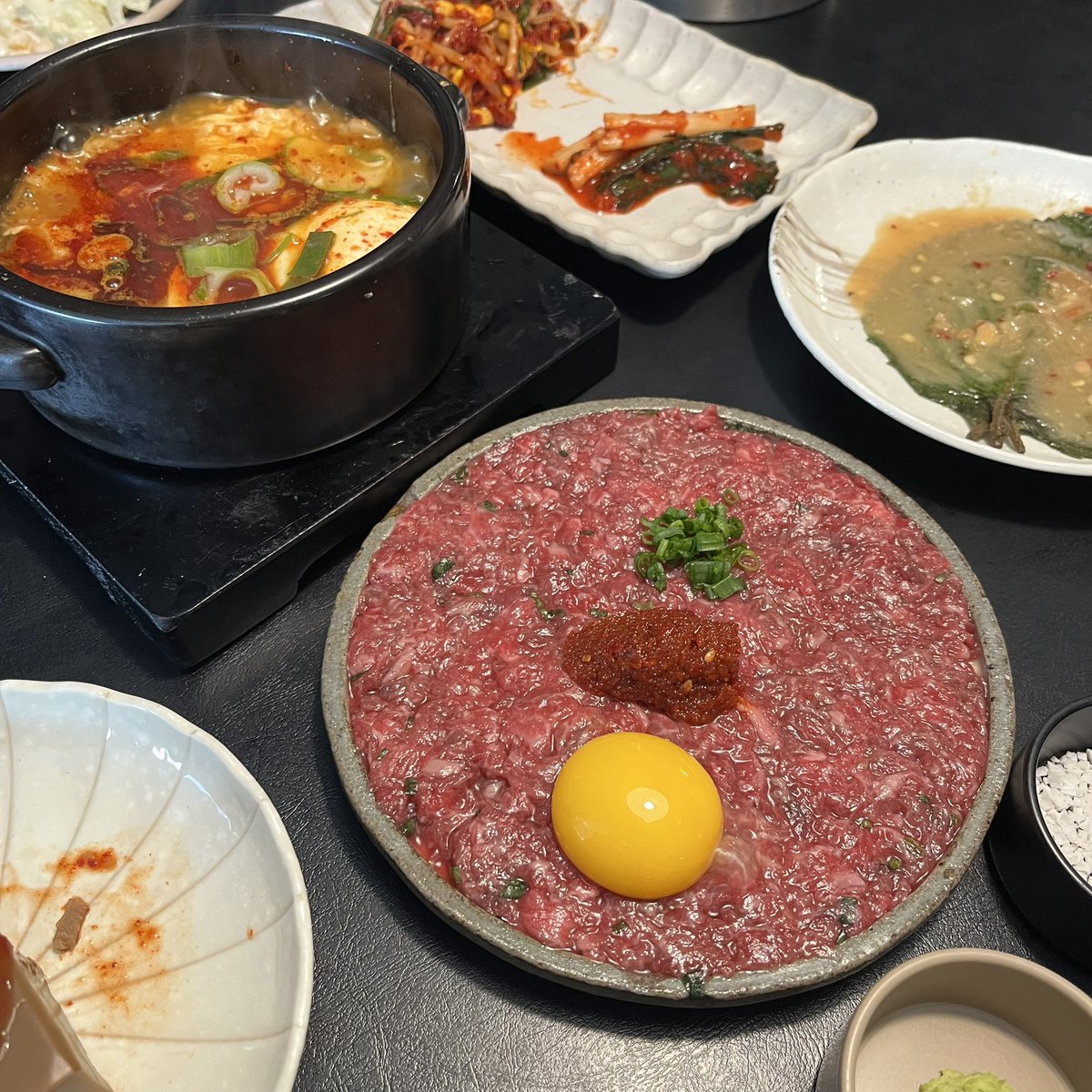 ChYws's tweet photo. 📍コドシク 麻浦店
ソウル特別市 麻浦区 龍江洞 50-16

熟成肉が人気のおみせ🐖
17時前に行ったから並ばず入れました🫰🏻

どうしてもここのトロユッケが食べたくて🤤！！！！
ユッケの甘みにとびっこのぷちぷちが美味しすぎて、、、、とろけた。 https://t.co/XgeCdiXxnT