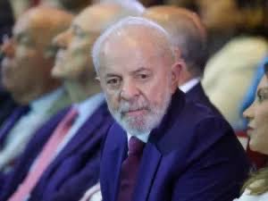 NewsLiberdade's tweet photo. 🚨URGENTE - Campos Neto, ex-presidente do Banco Central, detona Lula e diz que a culpa da inflação é dele! 

“A inflação não é culpa do malvado do empresário que subiu o preço ou do dono do supermercado, a inflação, no fim das contas, é culpa do governo” https://t.co/ooOUym3PRw
