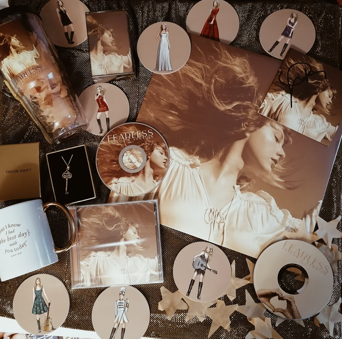 It's the first kiss, it's flawless, really something, it's FEARLESS 💛💛 #4YearofFearlessTV #4YearsOfFearlessTaylorsVersion
<a href="/taylorswift13/">Taylor Swift</a> <a href="/taylornation13/">Taylor Nation</a>